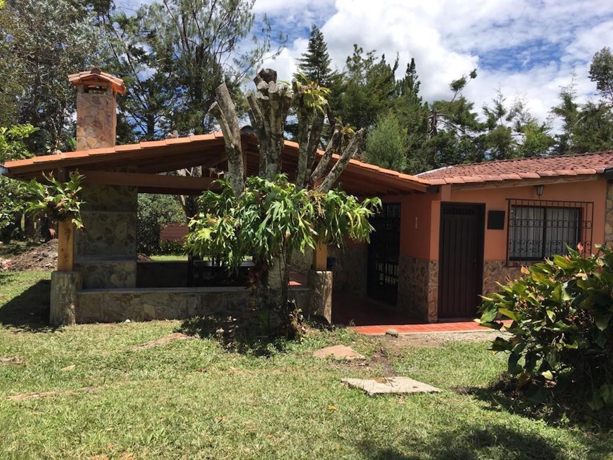 La Casa De Piedra Villa Guatapé Eksteriør bilde
